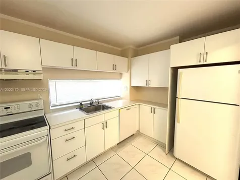 17011 N Bay Road Sunny Isles Beach FL 33160