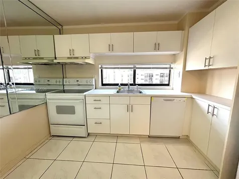 17011 N Bay Road Sunny Isles Beach FL 33160