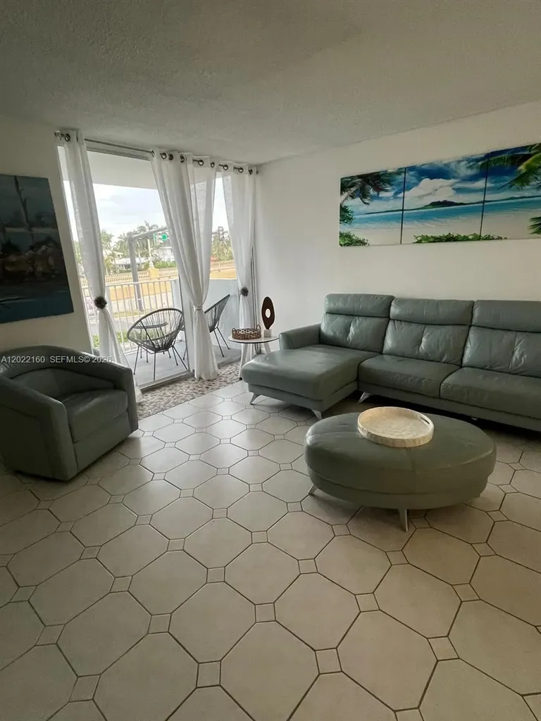 211 S Ocean Drive Hollywood FL 33019