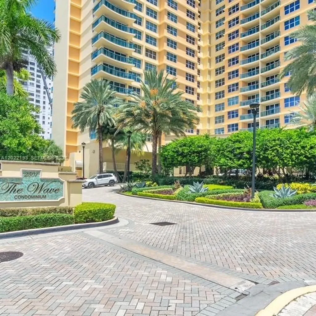 2501 S Ocean Drive Hollywood FL 33019