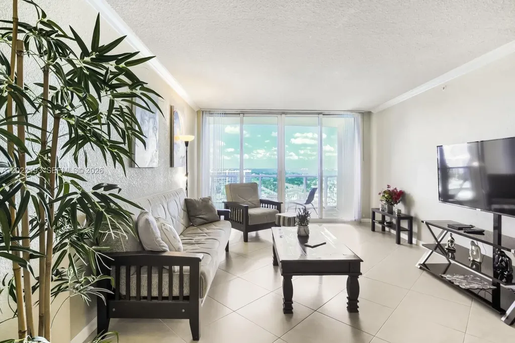2501 S Ocean Drive Hollywood FL 33019
