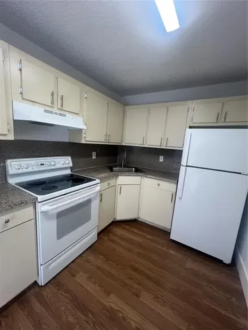 6141 W 22nd Court Hialeah FL 33016