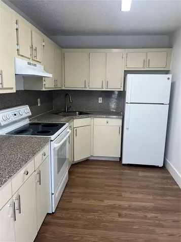 6141 W 22nd Court Hialeah FL 33016