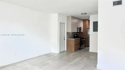 660 Lenox Avenue Miami Beach FL 33139
