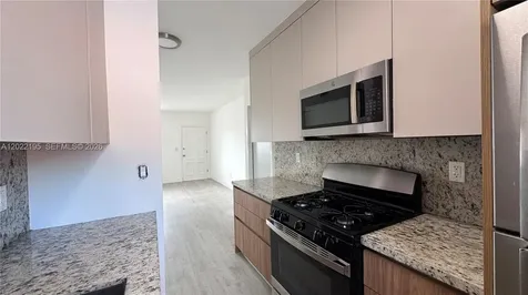 660 Lenox Avenue Miami Beach FL 33139