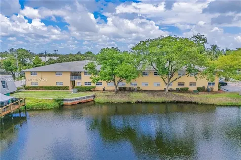 4051 NE 13th Avenue Oakland Park FL 33334