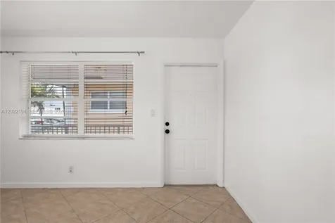 4051 NE 13th Avenue Oakland Park FL 33334