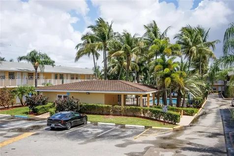4051 NE 13th Avenue Oakland Park FL 33334