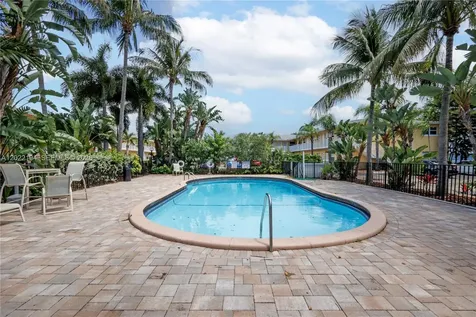 4051 NE 13th Avenue Oakland Park FL 33334