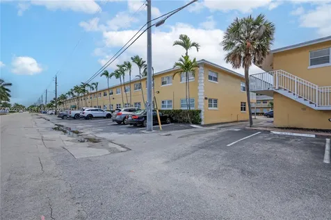 4051 NE 13th Avenue Oakland Park FL 33334