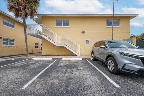 4051 NE 13th Avenue Oakland Park FL 33334