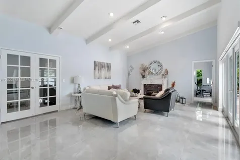 1001 SW 93rd Avenue Plantation FL 33324