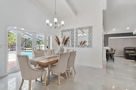 1001 SW 93rd Avenue Plantation FL 33324