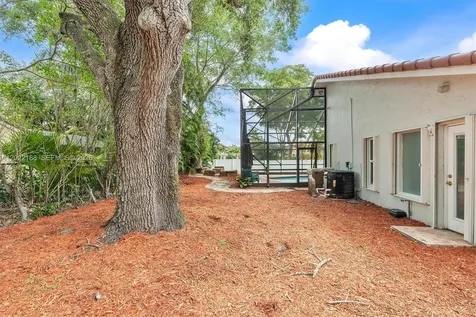 1001 SW 93rd Avenue Plantation FL 33324