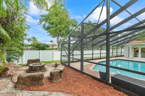1001 SW 93rd Avenue Plantation FL 33324