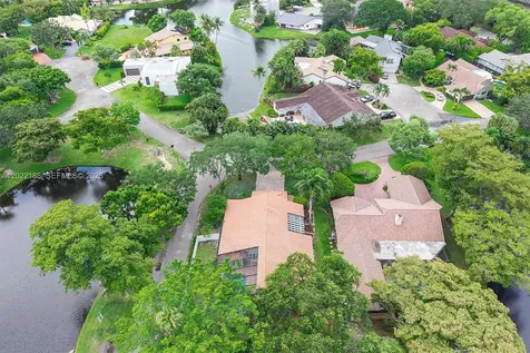 1001 SW 93rd Avenue Plantation FL 33324