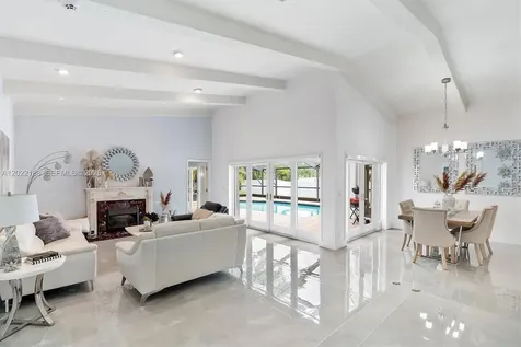 1001 SW 93rd Avenue Plantation FL 33324