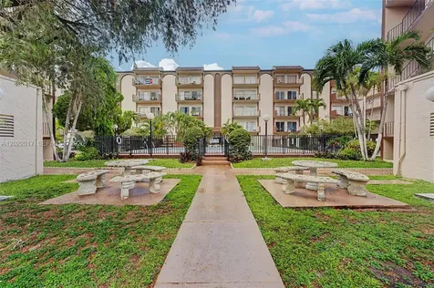 1950 W 54th Street Hialeah FL 33012