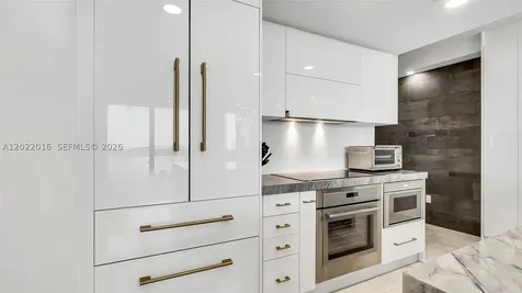 5875 Collins Avenue Miami Beach FL 33140