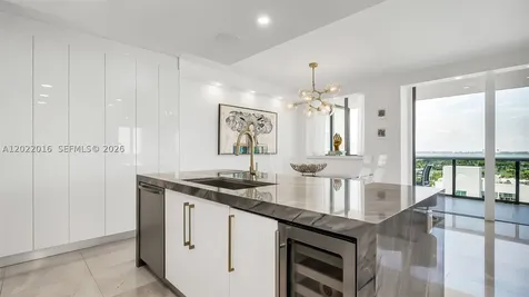 5875 Collins Avenue Miami Beach FL 33140