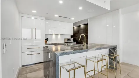 5875 Collins Avenue Miami Beach FL 33140