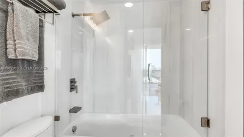 5875 Collins Avenue Miami Beach FL 33140