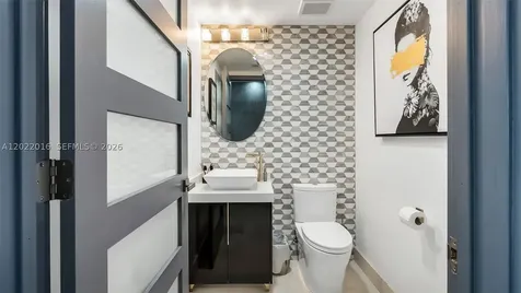 5875 Collins Avenue Miami Beach FL 33140