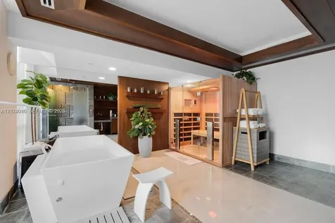 5875 Collins Avenue Miami Beach FL 33140