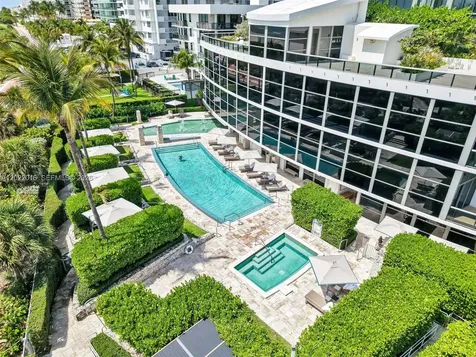 5875 Collins Avenue Miami Beach FL 33140