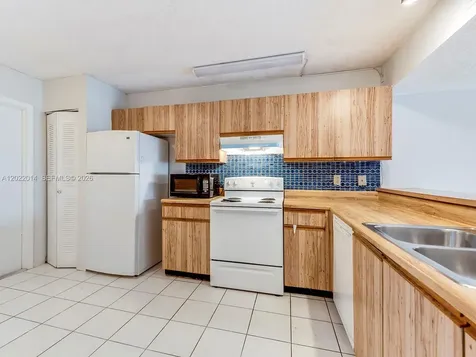 1351 NW 124th Avenue Pembroke Pines FL 33026