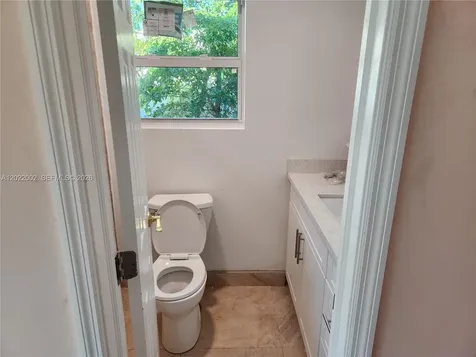 5260 SW 9th Street Plantation FL 33317