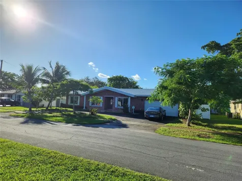 5260 SW 9th Street Plantation FL 33317