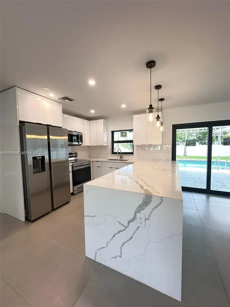 4901 Washington Street Hollywood FL 33021