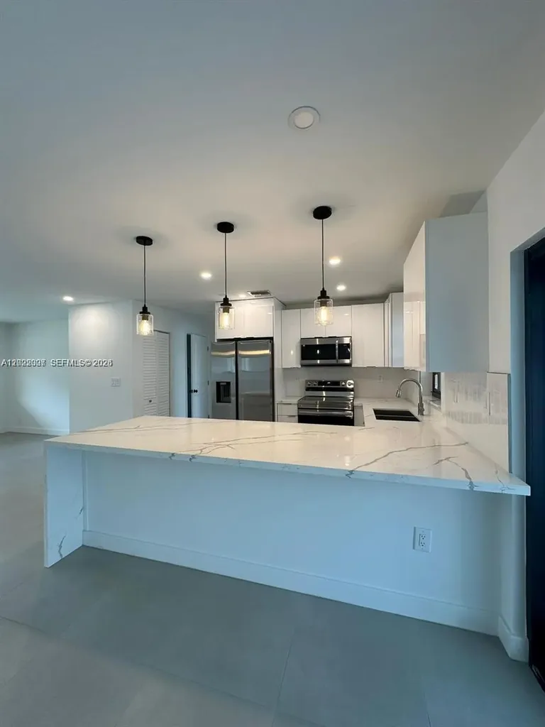 4901 Washington Street Hollywood FL 33021