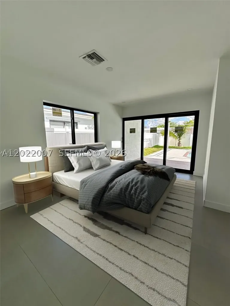 4901 Washington Street Hollywood FL 33021