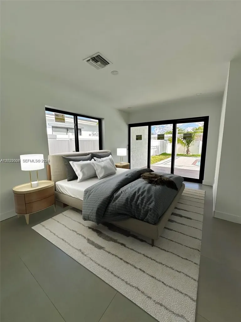 4901 Washington Street Hollywood FL 33021