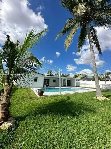 4901 Washington Street Hollywood FL 33021