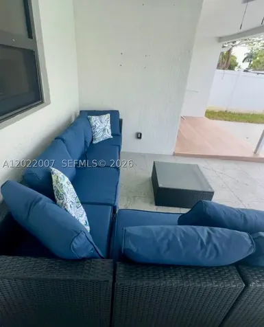 4901 Washington Street Hollywood FL 33021