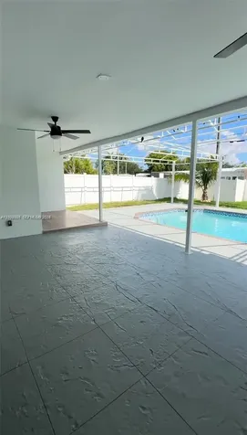 4901 Washington Street Hollywood FL 33021