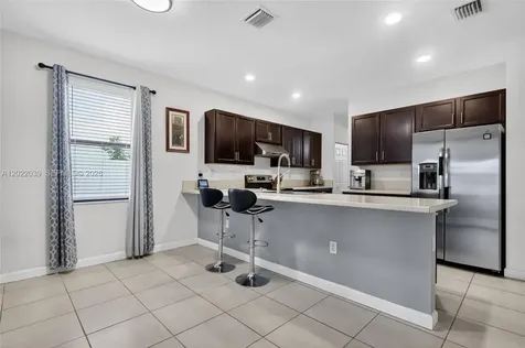 10400 W 35 Way Hialeah FL 33018