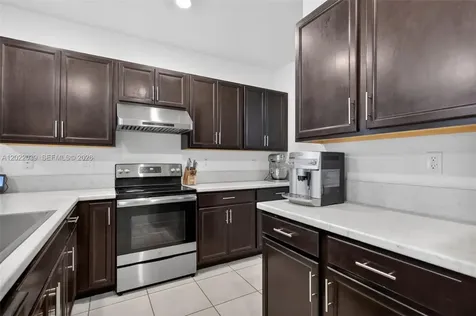 10400 W 35 Way Hialeah FL 33018