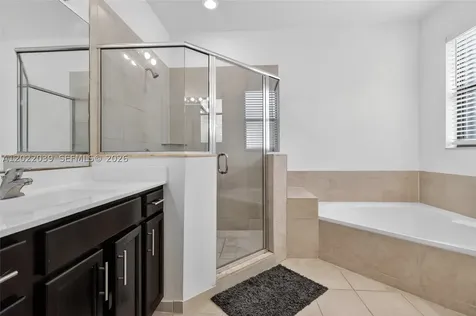 10400 W 35 Way Hialeah FL 33018