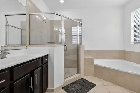 10400 W 35 Way Hialeah FL 33018