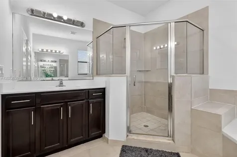 10400 W 35 Way Hialeah FL 33018