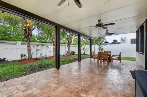 10400 W 35 Way Hialeah FL 33018