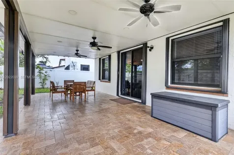 10400 W 35 Way Hialeah FL 33018
