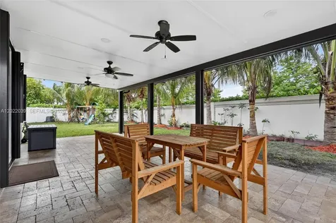 10400 W 35 Way Hialeah FL 33018
