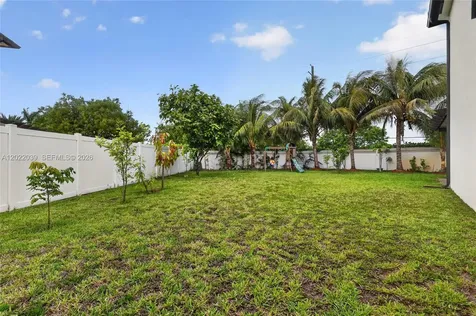 10400 W 35 Way Hialeah FL 33018
