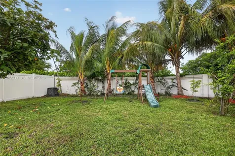 10400 W 35 Way Hialeah FL 33018