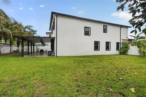 10400 W 35 Way Hialeah FL 33018